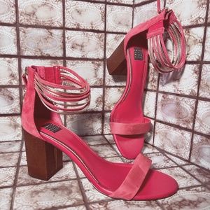 White House Black Market WHBM Coral Strappy Ankle Mid-Heel Sandals Sz 8.5